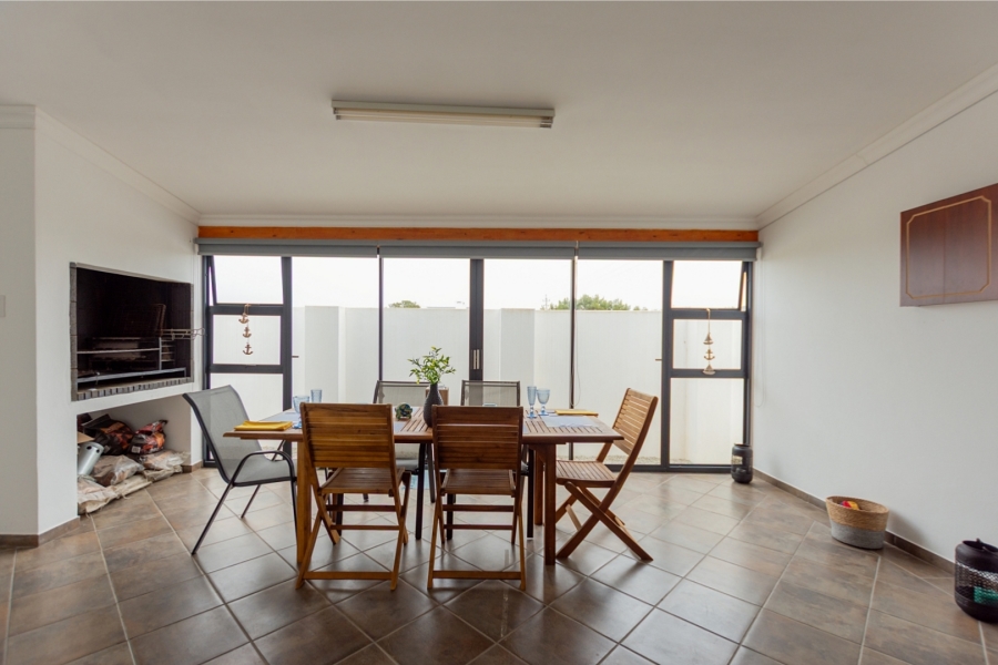 3 Bedroom Property for Sale in Britannia Bay Western Cape